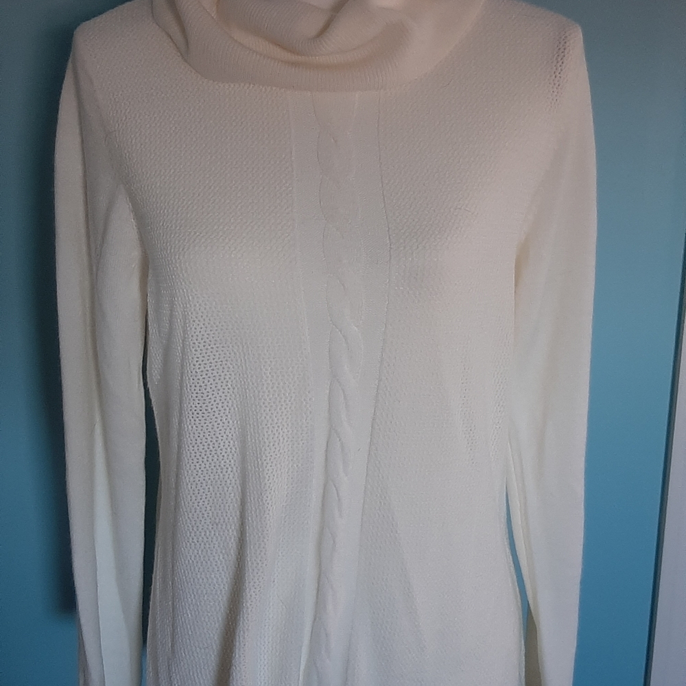 Dana Buchman size Medium Sweater